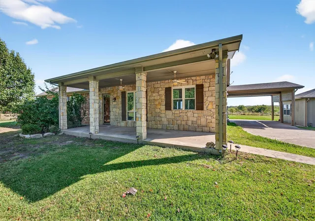 Photo 4 of Single family home for sale at 2166 Old Southmayd Rd, Sherman, TX 75092 | MLS# 21092720 | Listing updated on 2026-07-23