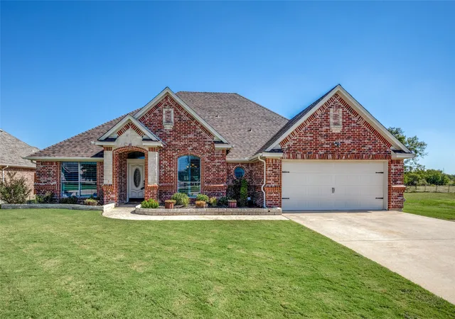 Homes for sale in Sanger, TX | 820 N Tejas Dr, Sanger, TX 76266 | MLS# 21092755