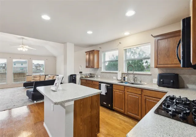 Photo 3 of Single family home for sale at 2015 Sumac Dr, Forney, TX 75126 | MLS# 21091951 | Listing updated on 2026-09-30