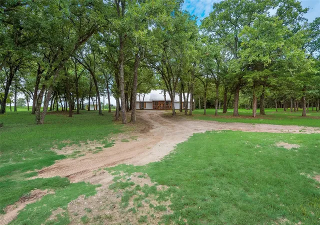 Photo 2 of Single family home for sale at 1402 Posey Brewer Rd, Sunset, TX 76270 | MLS# 21086057 | Listing updated on 2026-08-28