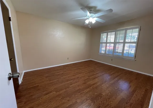 Photo 3 of Sale Pending at 158 Poinsettia Cir, Terrell, TX 75160 | MLS# 21090660 | Listing updated on 2026-07-04