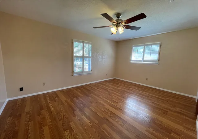 Photo 3 of Sale Pending at 158 Poinsettia Cir, Terrell, TX 75160 | MLS# 21090660 | Listing updated on 2026-07-04