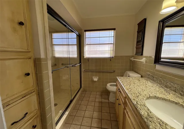 Photo 4 of Sale Pending at 158 Poinsettia Cir, Terrell, TX 75160 | MLS# 21090660 | Listing updated on 2026-07-04