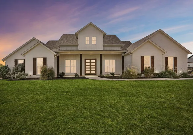 Photo 2 of Single family home for sale at 1208 Eagles Bluff Dr, Weatherford, TX 76087 | MLS# 21082540 | Listing updated on 2026-08-22