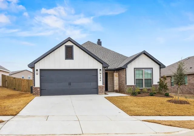 Homes for sale in Valley View, TX | 104 Maverick Trl, Valley View, TX 76272 | MLS# 21094183