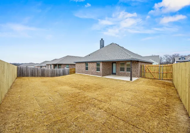 Homes for sale in Valley View, TX | 104 Maverick Trl, Valley View, TX 76272 | MLS# 21094183
