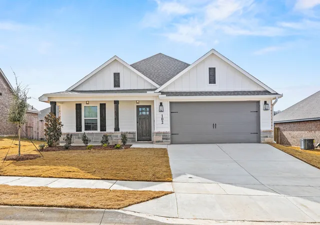 Homes for sale in Valley View, TX | 102 Maverick Trl, Valley View, TX 76272 | MLS# 21094161