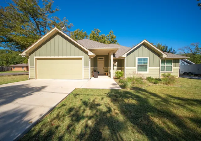 Homes for sale in Tioga, TX | 109 S Florence St, Tioga, TX 76271 | MLS# 21093781