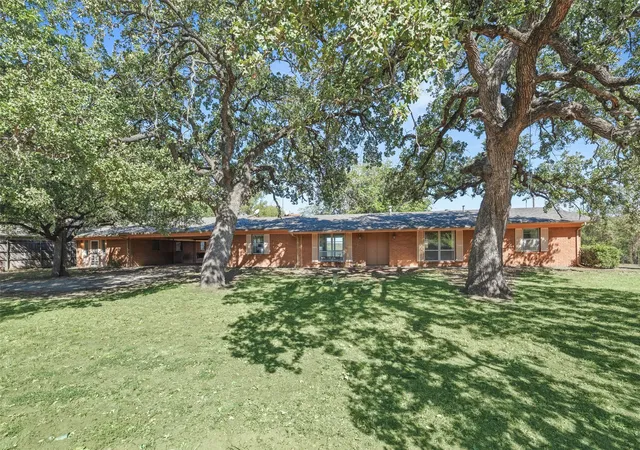 Homes for sale in Grapevine, TX | 3055 Midway Rd, Grapevine, TX 76092 | MLS# 21094324