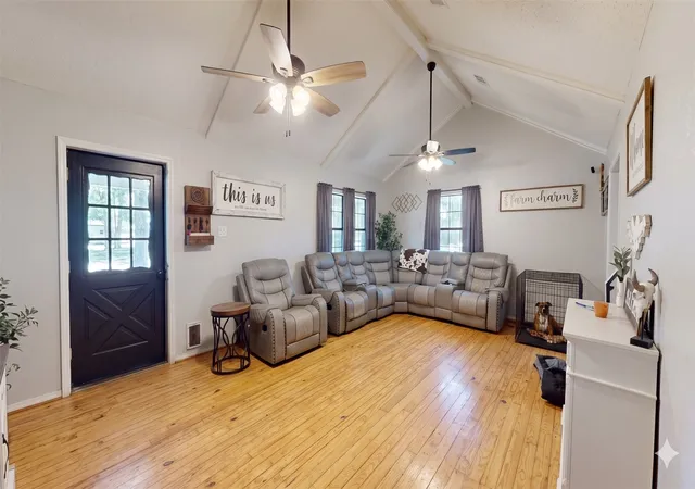 Photo 3 of Single family home for sale at 32894 County Road 2142, Kemp, TX 75143 | MLS# 21093576 | Listing updated on 2026-09-17
