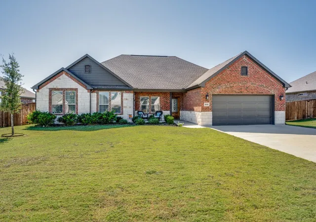 Homes for sale in Collinsville, TX | 808 Mary Lee Ln, Collinsville, TX 76233 | MLS# 21095290