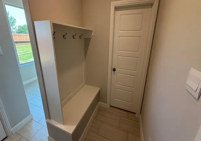 Photo 4 of Sale Pending at 312 Gallant Man Ct, Granbury, TX 76049 | MLS# 21094855 | Listing updated on 2026-08-27