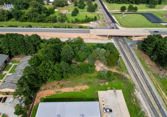 Photo 3 of Sale Pending at 3907 Stone Rd, Kilgore, TX 75662 | MLS# 21095267 | Listing updated on 2026-08-20