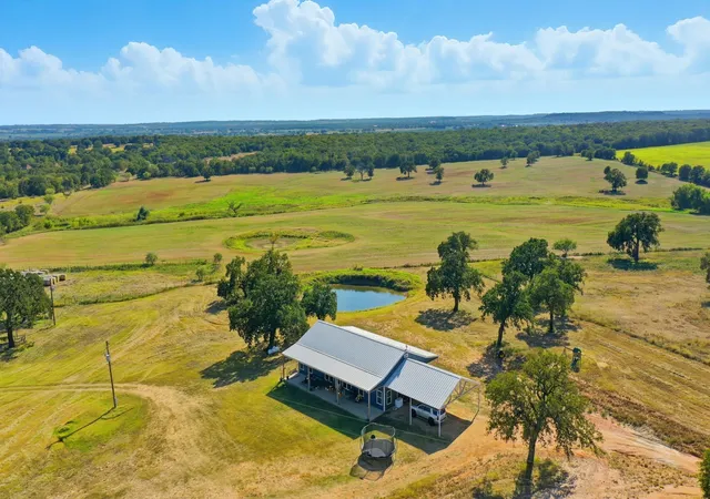 Homes for sale in Lipan, TX | 1734 Davis Rd, Lipan, TX 76462 | MLS# 21094270