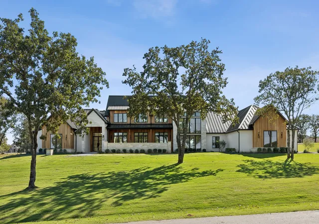 1st image of 200 Dan Russell Bnd, Weatherford, TX 76087 | MLS# 21096831