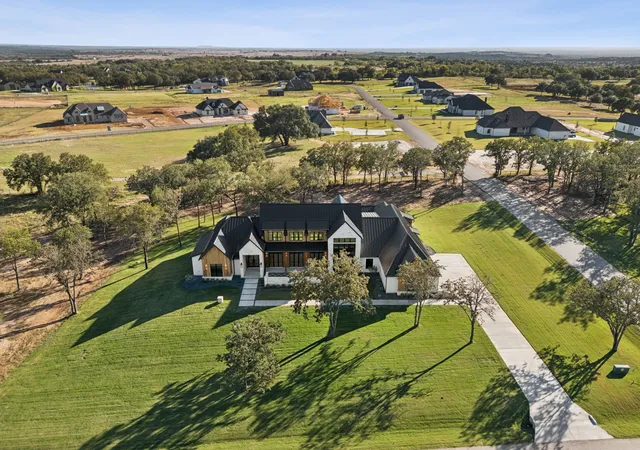 3rd image of 200 Dan Russell Bnd, Weatherford, TX 76087 | MLS# 21096831
