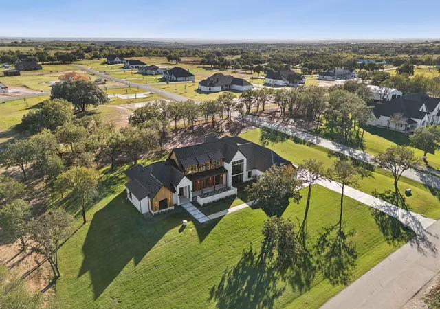 4th image of 200 Dan Russell Bnd, Weatherford, TX 76087 | MLS# 21096831