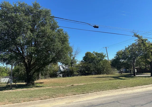 Homes for sale in Mineral Wells, TX | 511 Sw 5th Ave, Mineral Wells, TX 76067 | MLS# 21097857
