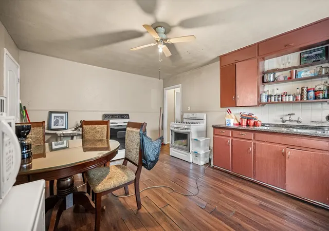 Homes for sale in Fort Worth, TX | 2705 34Th St, Fort Worth, TX 76106 | MLS# 21097316
