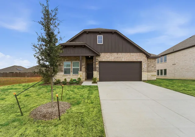 Photo 1 of Single family home for sale at 232 Triple Crown Rd, Waxahachie, TX 75165 | MLS# 21098160 | Listing updated on 2026-08-25