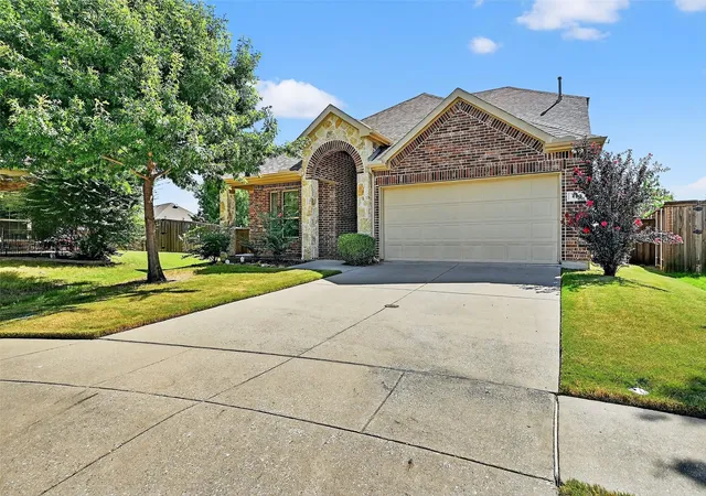 Photo 2 of Single family home for sale at 405 Roger Graves Cir, Mc Kinney, TX 75072 | MLS# 21098403 | Listing updated on 2026-08-26
