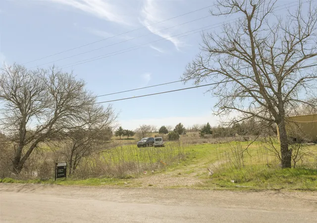 Homes for sale in Midlothian, TX | 4590 Old Fort Worth Rd, Midlothian, TX 76065 | MLS# 21098554
