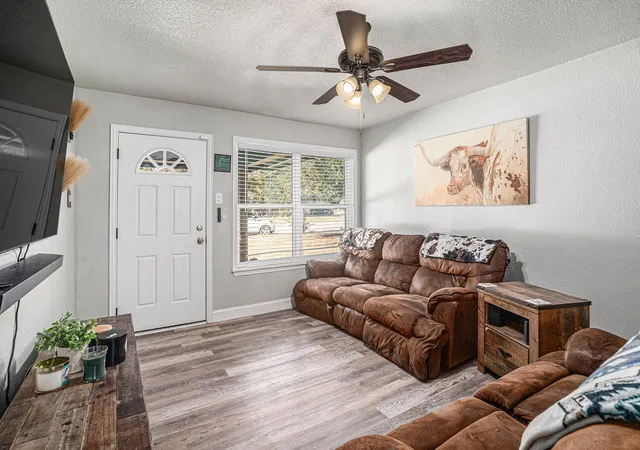 Photo 3 of Single family home for sale at 807 Poindexter Ave, Cleburne, TX 76033 | MLS# 21096741 | Listing updated on 2026-08-28
