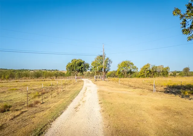 Photo 4 of House for sale at 4045 County Road 212, Alvarado, TX 76009 | MLS# 21098858 | Listing updated on 2026-09-02