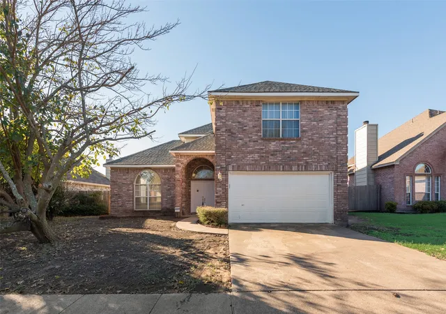 3rd image of 232 W Willow Creek Dr, Glenn Heights, TX 75154 | MLS# 21099691