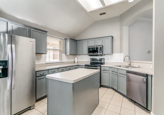 Homes for sale in Corinth, TX | 2408 Graystone Ln, Corinth, TX 76210 | MLS# 21099714