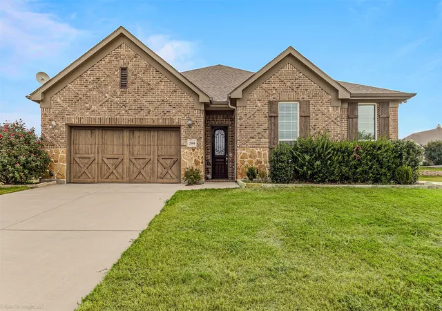 Photo 1 of Sale Pending at 2604 Sunset Bay Ln, Nevada, TX 75173 | MLS# 21099807 | Listing updated on 2026-07-15