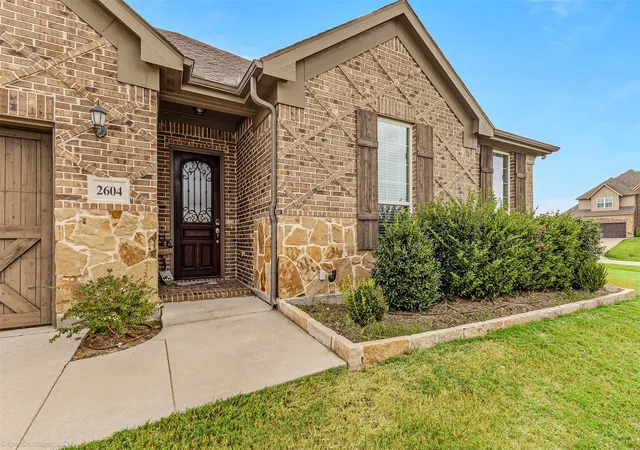 Photo 3 of Sale Pending at 2604 Sunset Bay Ln, Nevada, TX 75173 | MLS# 21099807 | Listing updated on 2026-07-15