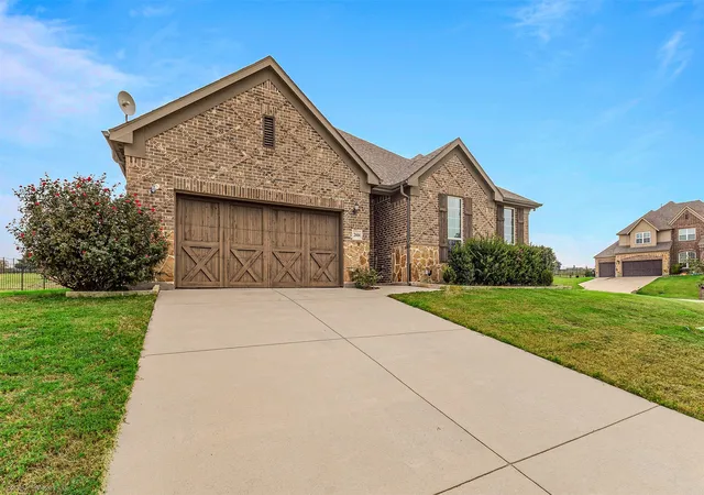Photo 3 of Sale Pending at 2604 Sunset Bay Ln, Nevada, TX 75173 | MLS# 21099807 | Listing updated on 2026-07-15