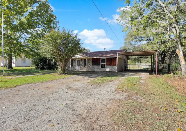 Homes for sale in Paradise, TX | 104 N Mimosa St, Paradise, TX 76073 | MLS# 21100750