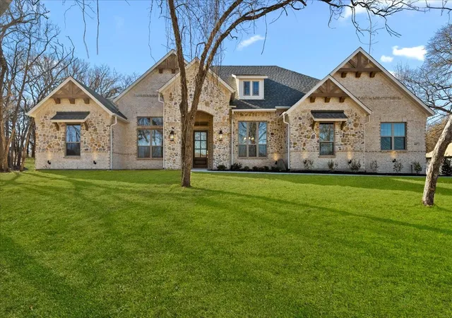 Photo 1 of Single family home for sale at 687 Bent Tree Ln, Weatherford, TX 76085 | MLS# 21100943 | Listing updated on 2026-10-08