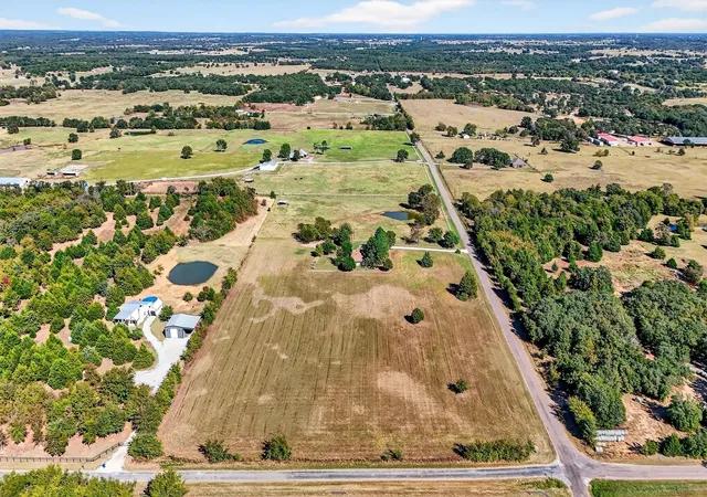 Homes for sale in Whitesboro, TX | 5023 W Line Rd, Whitesboro, TX 76273 | MLS# 21100603