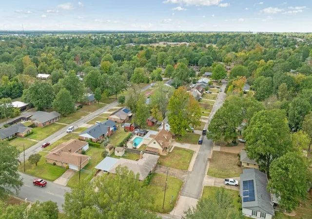Photo 3 of Single family home for sale at 3276 Cleveland St, Paris, TX 75460 | MLS# 21101240 | Listing updated on 2026-08-18
