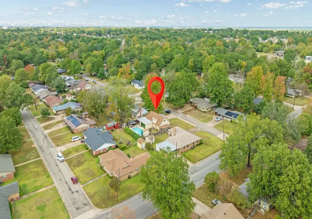 Photo 4 of Single family home for sale at 3276 Cleveland St, Paris, TX 75460 | MLS# 21101240 | Listing updated on 2026-08-18