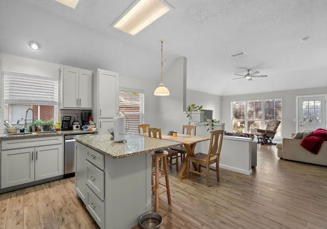 Photo 2 of Single family home for sale at 2700 Wandering Oak Dr, Corinth, TX 76208 | MLS# 21101650 | Listing updated on 2026-08-30