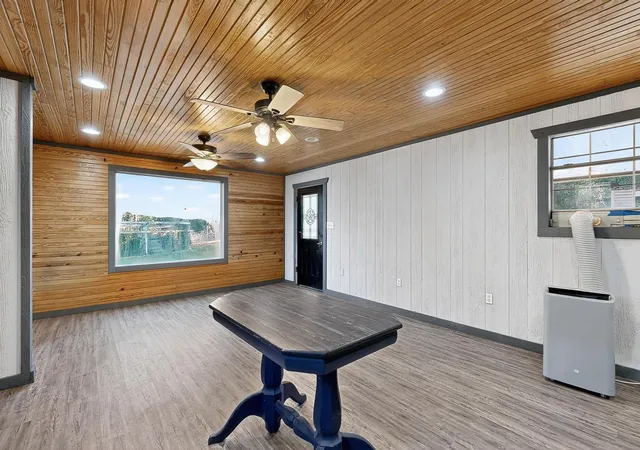 Photo 4 of Single family home for sale at 13420 County Road 2858, Eustace, TX 75124 | MLS# 21101693 | Listing updated on 2026-10-01
