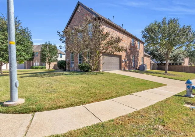 Photo 4 of Single family home for sale at 4306 Mitchell Ln, Rowlett, TX 75088 | MLS# 21101565 | Listing updated on 2026-07-30