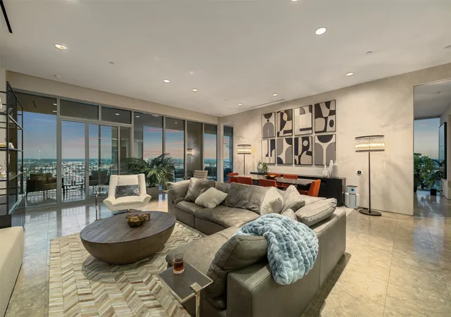 Homes for sale in Dallas, TX | 1717 Arts Plaza #2202, Dallas, TX 75201 | MLS# 21099068