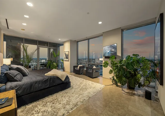 Homes for sale in Dallas, TX | 1717 Arts Plaza #2202, Dallas, TX 75201 | MLS# 21099068