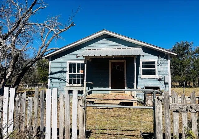 Homes for sale in Comanche, TX | 200 County Road 187, Comanche, TX 76442 | MLS# 21102563