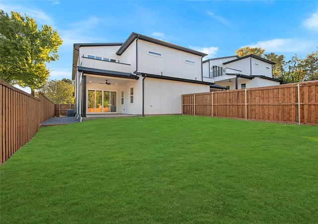 Photo 39 of Single family home for sale at 2003 Hearne Ave, Dallas, TX 75208 | MLS# 21100738 | Listing updated on 2026-08-22