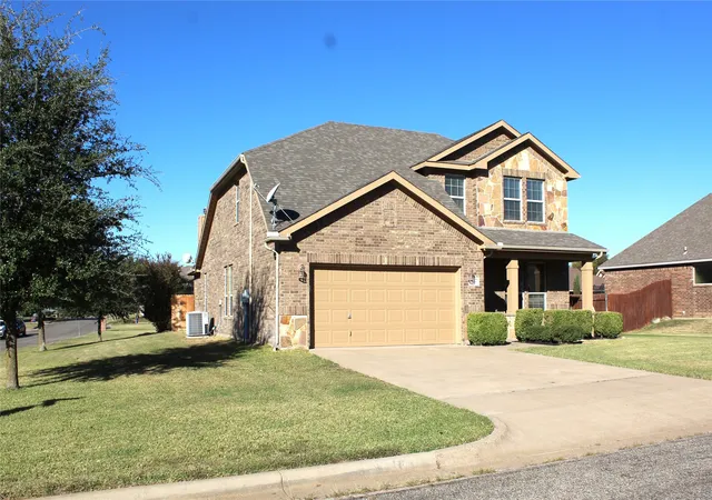 Photo 2 of Single family home for sale at 1730 Elk Run Dr, Stephenville, TX 76401 | MLS# 21102833 | Listing updated on 2026-10-02