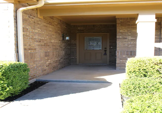 Photo 3 of Single family home for sale at 1730 Elk Run Dr, Stephenville, TX 76401 | MLS# 21102833 | Listing updated on 2026-10-02