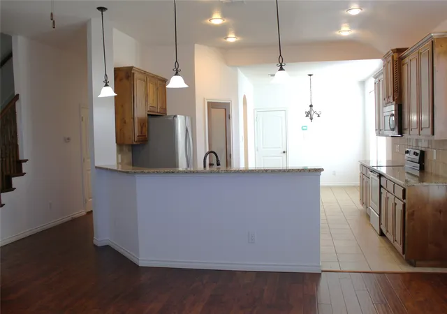 Photo 4 of Single family home for sale at 1730 Elk Run Dr, Stephenville, TX 76401 | MLS# 21102833 | Listing updated on 2026-10-02