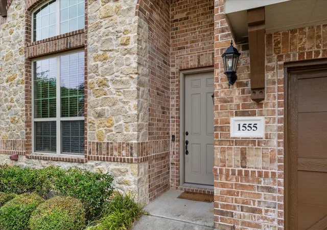 Photo 3 of Single family home for sale at 1555 Sonnet Dr, Forney, TX 75126 | MLS# 21102589 | Listing updated on 2026-08-28