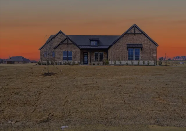 Homes for sale in Van Alstyne, TX | 808 Valley Ridge Rd, Van Alstyne, TX 75495 | MLS# 21102292